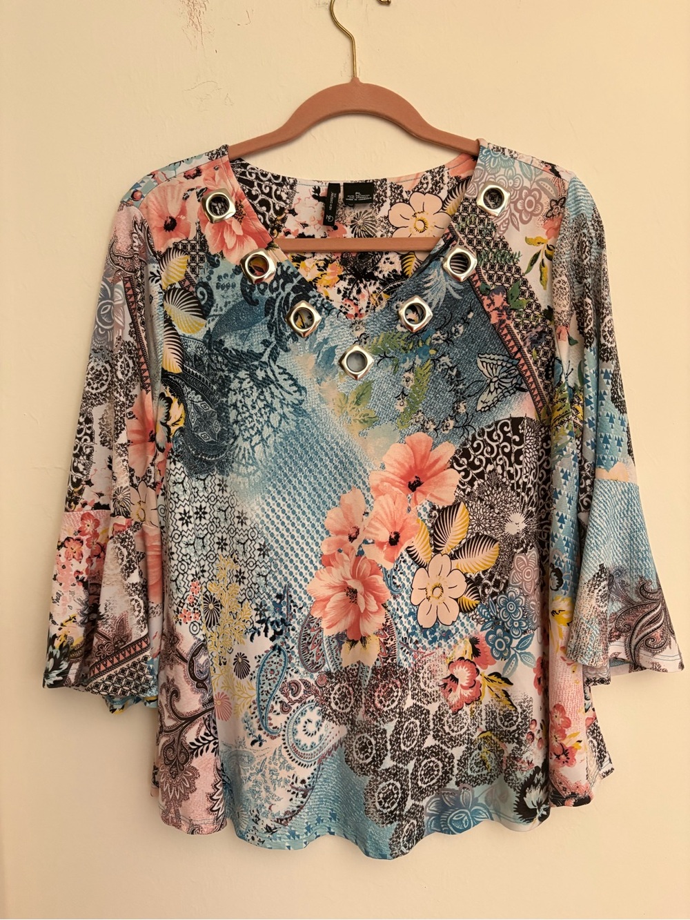168. new directions Floral Mixed-Print V-Neck Tunic in Blue and Pink ptp22”L25”